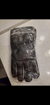 消费者安全报告 I ordered a human dog bed and received a pair of gloves instead I ordered a human dog bed and receiv... 照片 #1