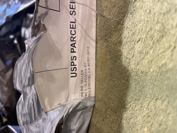 Rapport de sécurité du consommateur Received something I did not order. It that appears to be a bath robe? Never ordered. I’m concerned... photo #3