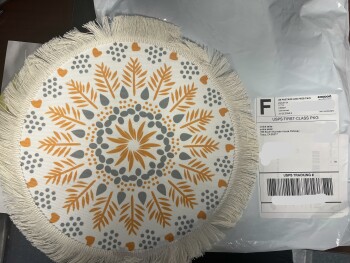 I did not order anything from this seller and they sent me what may be a place may? 照片 #1