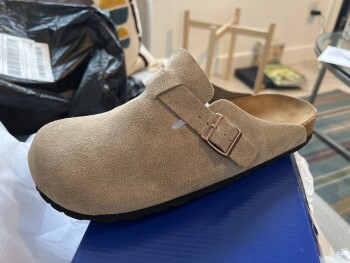 Consumer Safety Report A fake item received A fake pair of Birkenstocks !!!! I ordered a pair of Birkenstocks and a “FAKE”... photo #3