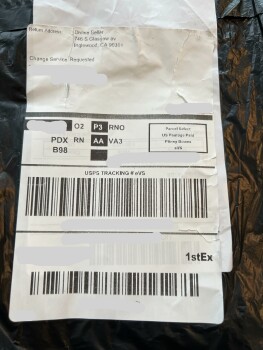 Consumer Safety Report A fake item received A fake pair of Birkenstocks !!!! I ordered a pair of Birkenstocks and a “FAKE”... photo #4