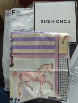 I received a scarf from an online seller that I have never ordered. photo #1