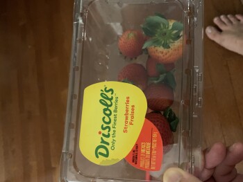 Strawberries (Driscoll non-organic), Whole Foods Market, East Grand Avenue, Chicago, IL, USA photo #1