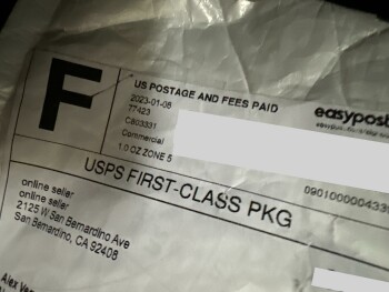 A package i didnt order صورة فوتوغرافية #1