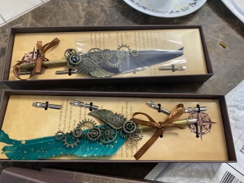 I received caligraphy 2 quill pens Foto #1