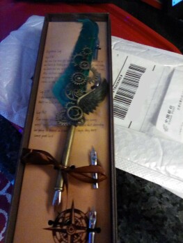 Ordered a battery operated shovel and received a calligraphy pen. Foto #1