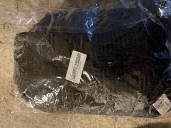 Rapport de sécurité du consommateur A delivery from this address that I’d like to return Ordered a sweater from an online company and re... photo #1