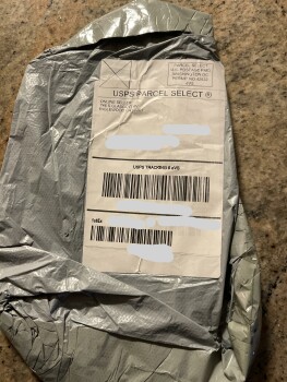 Rapport de sécurité du consommateur A delivery from this address that I’d like to return Ordered a sweater from an online company and re... photo #2