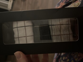 Rapport de sécurité du consommateur Box of socks delivered today I didn’t order I received a box of socks today that I didn’t order.  Th... photo #1