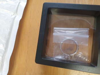 消费者安全报告 Scam alert I recieved a package I didn't order and I didn't recieved the item I ordered but tracking... 照片 #1