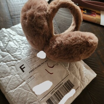 Verbrauchersicherheitsbericht I recieved an unordered package I recieved a pair of ear muffs in the mail I didn't order. it says... Foto #1