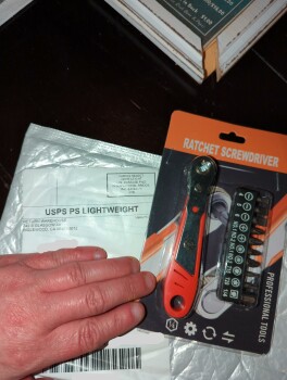 Scam Alert صورة فوتوغرافية #1