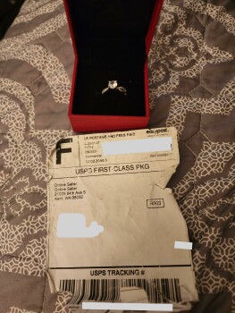 A package I didn't order Foto #1