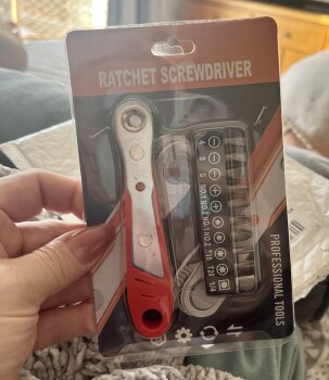 消费者安全报告 Ooboom Scam I ordered a transformation table off of Facebook & tracked the package. It started in Ch... 照片 #2