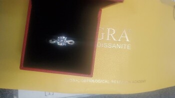I received moissanite ring Foto #1