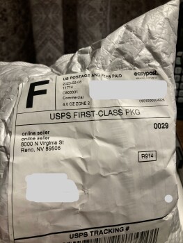 Verbrauchersicherheitsbericht I never ordered this item. Package came in mail a pair of fuzzy tan earmuffs.  I never ordered these... Foto #2