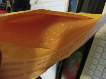 Verbrauchersicherheitsbericht I just received an empty package from online seller that's it came in the mail an empty package.
fi... Foto #1