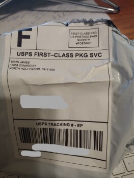 Rapport de sécurité du consommateur Non-Ordered Merchandise My wife received a ring from Tevin James, 10859 Oxnard St, North Hollywood,... photo #2