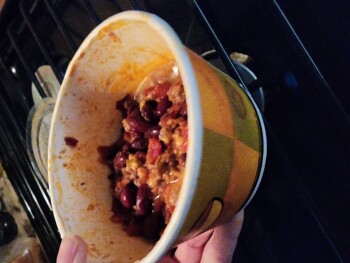 消费者评论 - 食品安全 Kennie's Markets, North Main Street, Spring Grove, PA, USA Purchased 1 chicken tender & 1 cabbage ro... 照片 #2