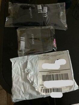 Relatório de segurança do consumidor Scam Alert This is sick I received instead of Willowtree statues for $46.17
Recieved 2 pairs of soc... foto #1