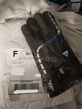 Informe de seguridad del consumidor A package i didnt order what i ordered never arrivedd I ordered several items from china and japan b... foto #2