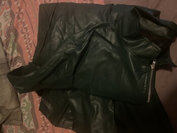 Rapport de sécurité du consommateur Scam Alert They send me the wrong order I waited 25 days n I got the wrong order
Hello I been tryin... photo #1