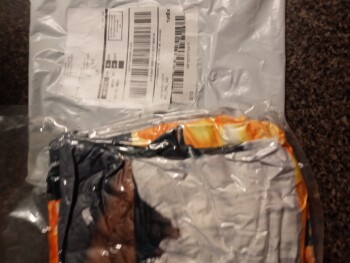 Rapport de sécurité du consommateur Unordered Package I received a package I did not order and what the hell y'all sending this package... photo #1