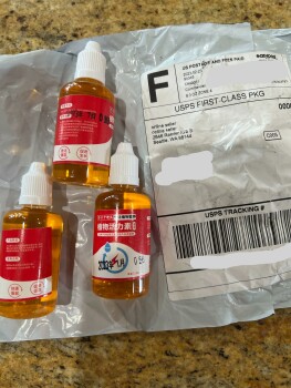 Rapport de sécurité du consommateur Unordered Package I received 3 small bottles of yellow liquid in the mail 3 days ago.  The label on... photo #2