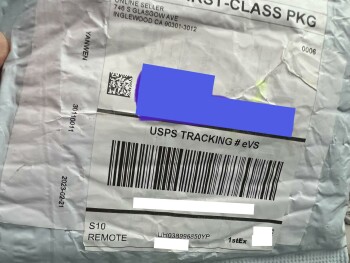 Rapport de sécurité du consommateur Unordered Package Received kind of creepy glasses I didn’t order and I don’t want to be charged $$ f... photo #1