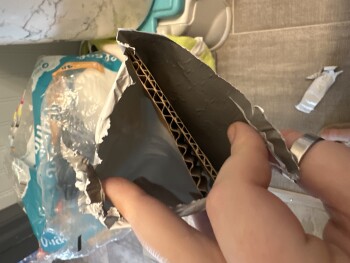 消费者安全报告 I am reporting an empty package I received a package that only had a piece of cardboard in it

I'm... 照片 #1