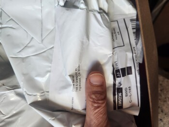 Rapport de sécurité du consommateur Item I didnt order I received a pair of fake shoes that I did not order. Came from online seller 746... photo #2