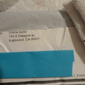 Rapport de sécurité du consommateur Scam Alert I received 2 pair of UGLY socks from 746 S Glasgow av Inglewood, CA 90301 that I did not... photo #2