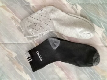 Rapport de sécurité du consommateur Received a pair of socks, unordered I often order online products but sometimes to new sellers.  I k... photo #2