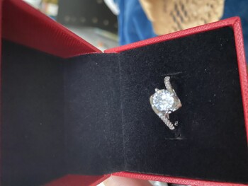 I got a ring that I did not ordered instead of the linsets order that I did place. صورة فوتوغرافية #1