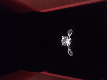 Scam Macy,ordered woman's clothing. Waited a month and received a ring. Foto #1