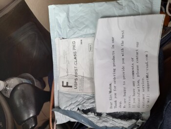 I received a pair of sunglasses I  did not order. Are they charging my card. How did they get my info. 照片 #1