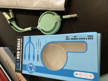 Received 3 in 1 cable I did not order. My item was not delivered صورة فوتوغرافية #1