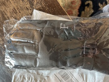 Verbrauchersicherheitsbericht Unsolicited item received Received gloves from Carson at 2101 W Lake St, Addison, IL 60101. I never... Foto #3