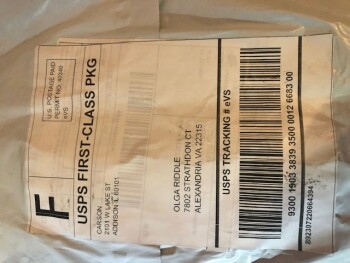 Verbrauchersicherheitsbericht Unordered Package Hello, I have received unordered man winter gloves, I have never placed any order... Foto #1