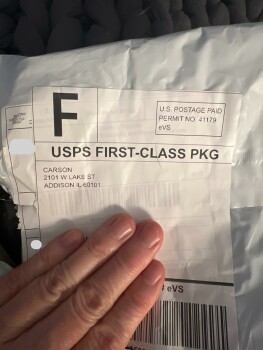 Verbrauchersicherheitsbericht Scam Alert I ordered the suitcases from a Facebook site that popped up. It’s said it was delivered 1... Foto #2