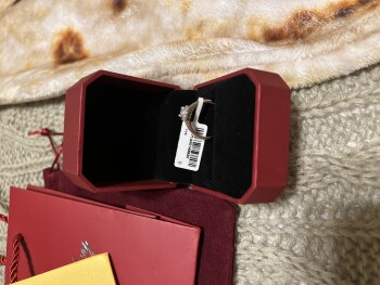 消费者安全报告 Non ordered ring I ordered some stuff from a Facebook add only to receive this ring. No return addre... 照片 #2