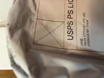 消费者安全报告  Fraudulent scam-received package and not anything I was expecting! They took info from original art... 照片 #4