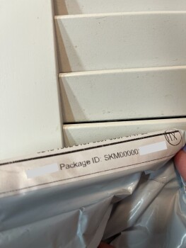 消费者安全报告  Fraudulent scam-received package and not anything I was expecting! They took info from original art... 照片 #5