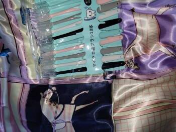 Received scarf I did not order. photo #1