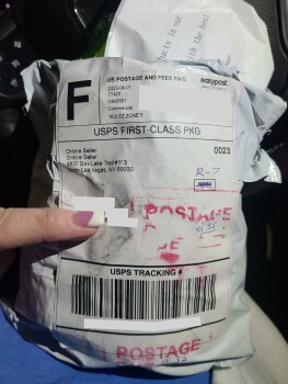Package I never ordered صورة فوتوغرافية #1
