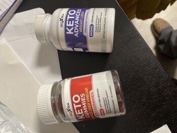 I didn’t order the supplements that arrived in the mail. Seems fishy and possibly unsafe photo #1