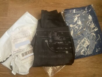 Rapport de sécurité du consommateur Receiving item from 12500 SLAUSON AVE I received a package today two leggings I did not order. photo #2