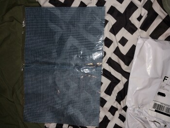I received a package that had a plastic bag foto #1
