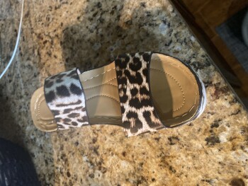 They arrived and are not as pictured on fb. Cheap knock off photo #1