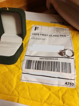 Relatório de segurança do consumidor Scam Alert: Finddoany.com I received a cheap ring I never ordered for $44.70 instead of the clothes... foto #2